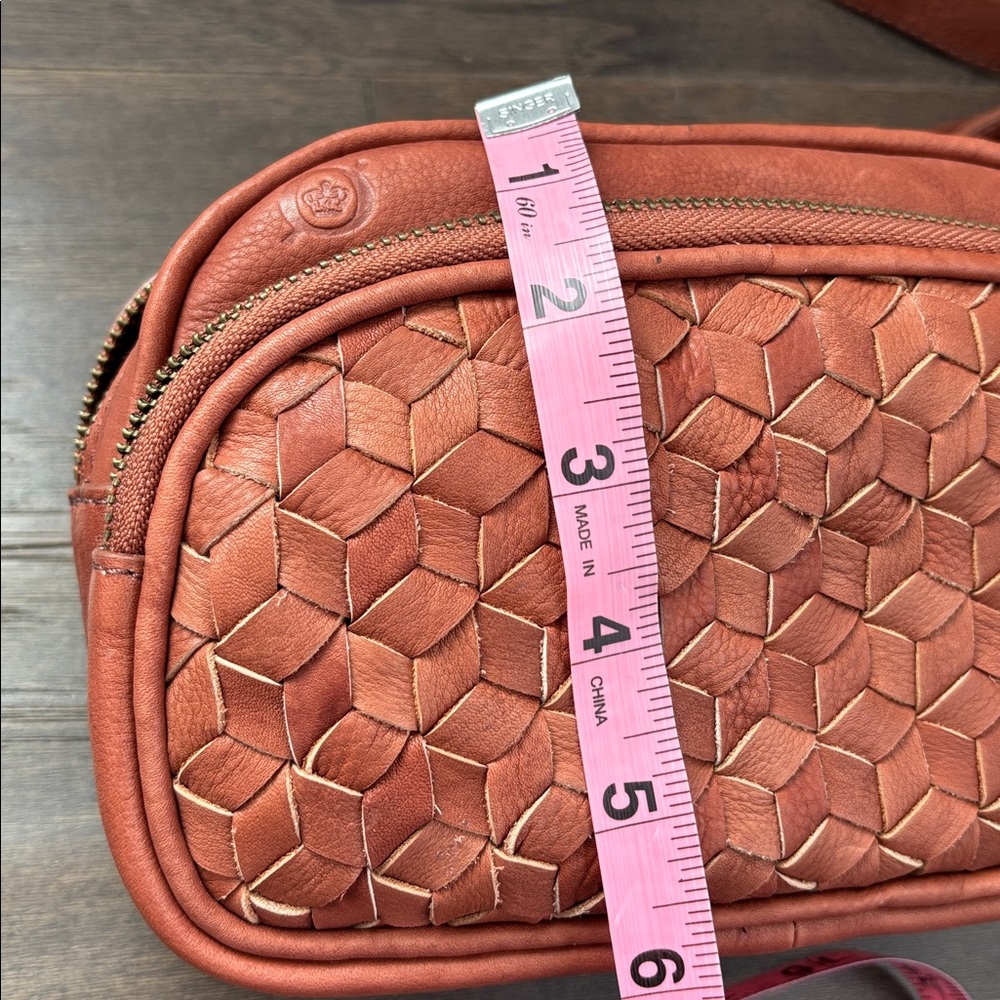 BORN Millport Woven Genuine Leather Crossbody/Belt Bag,2 zip top,inside zip - Picture 13 of 14